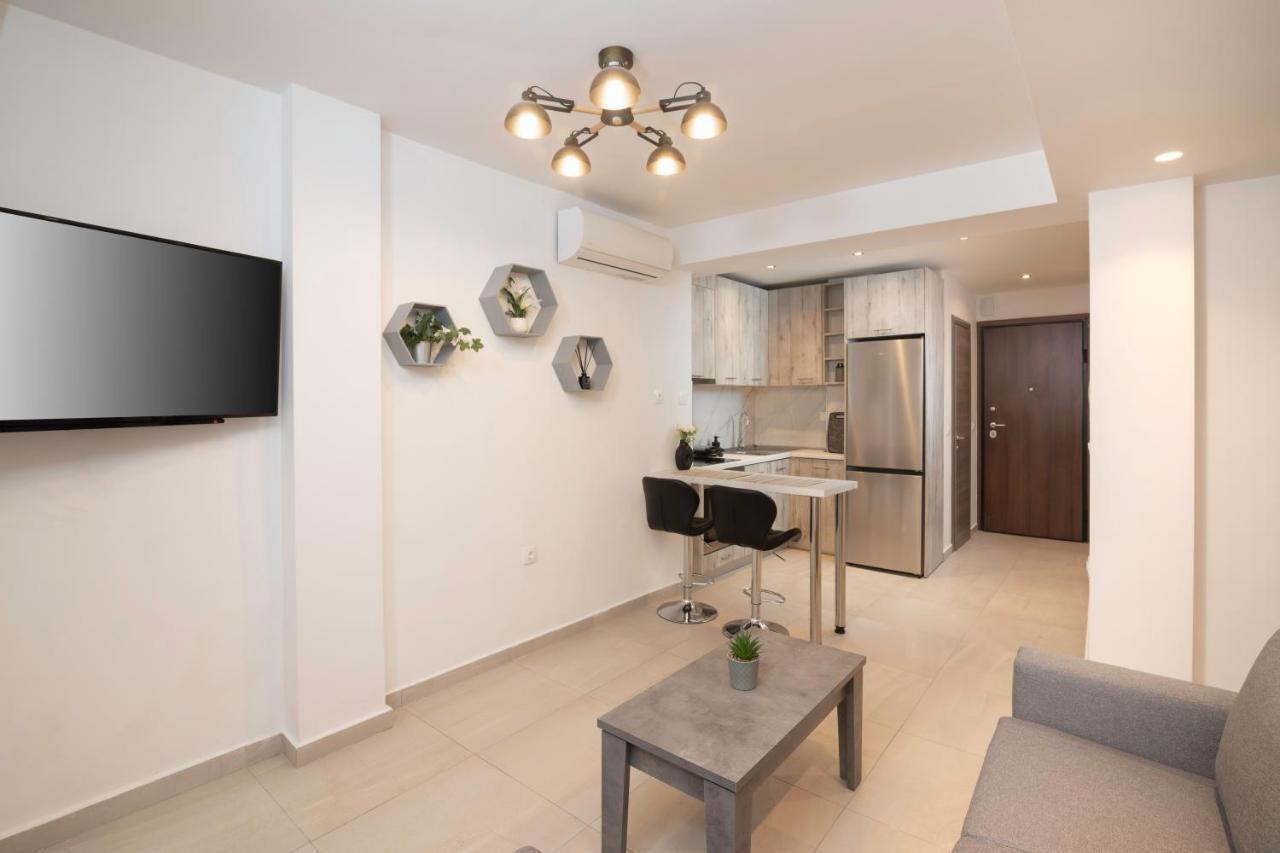 Little Miracle In Thessaloniki Apartment Exterior photo