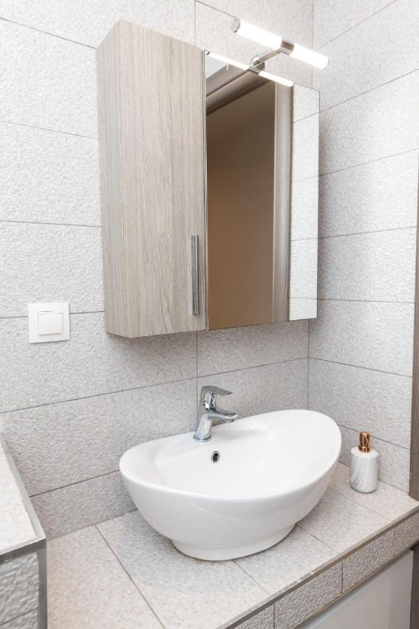 Little Miracle In Thessaloniki Apartment Exterior photo