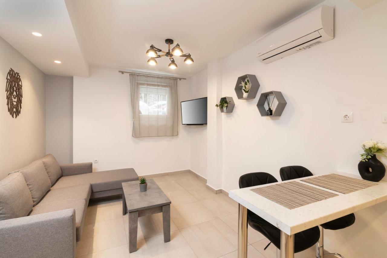 Little Miracle In Thessaloniki Apartment Exterior photo